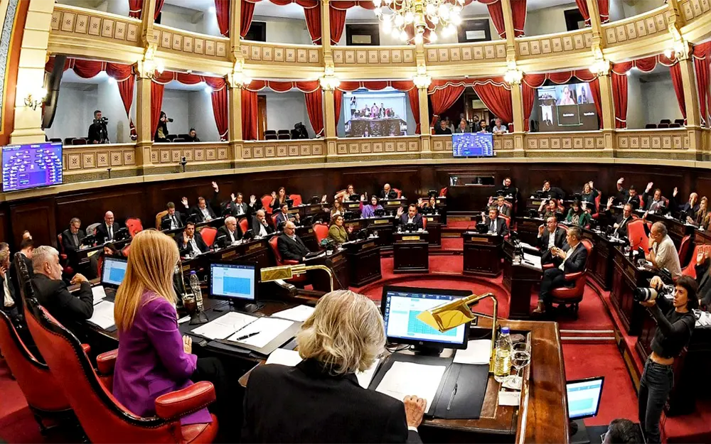 El Senado bonaerense aprobó las reelecciones indefinidas de legisladores