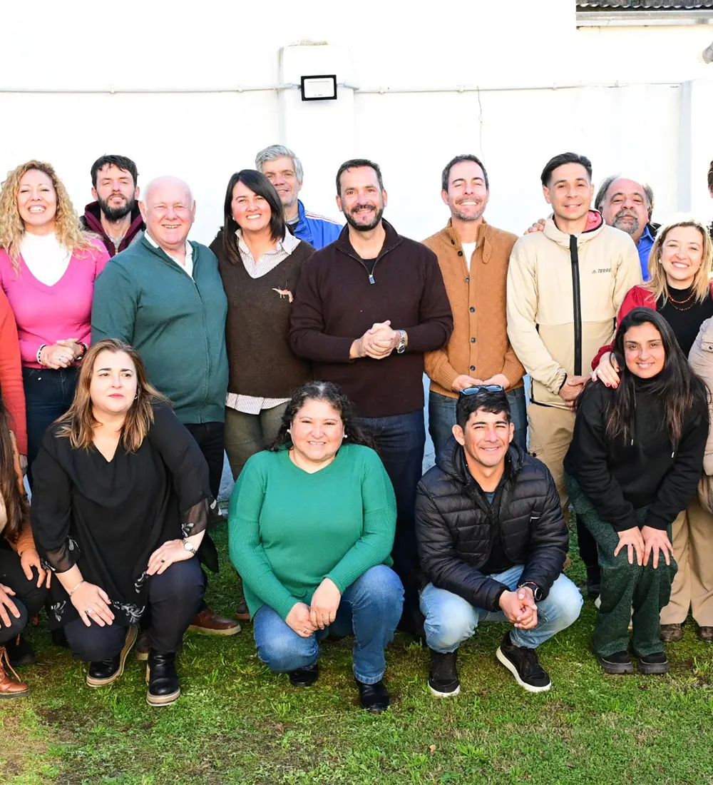 Todos los candidatos de Fuerza Patria junto a Ariel Sujarchuk