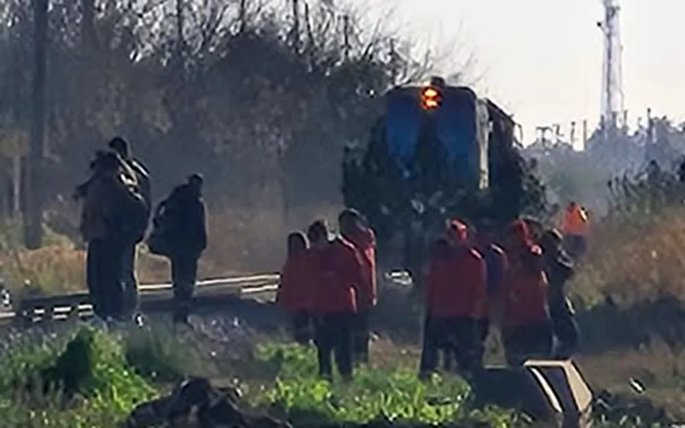Una locomotora arrolló a un trabajador en un paso a nivel de Garín