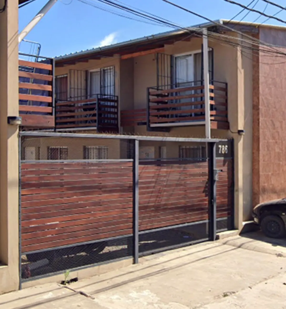 complejo de departamento donde vivía el joven que se suicidó