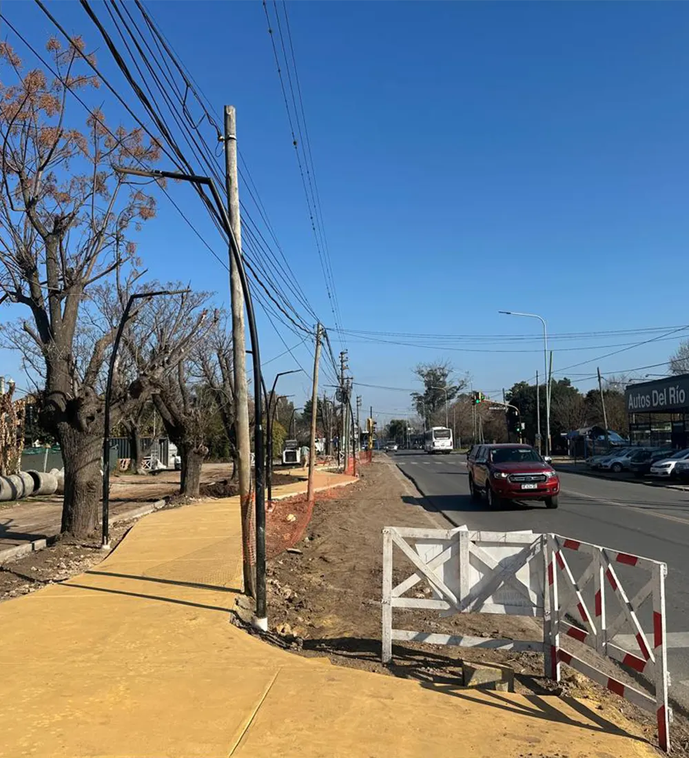 Sendero peatonal del futuro boulevard de la avenida San Martín