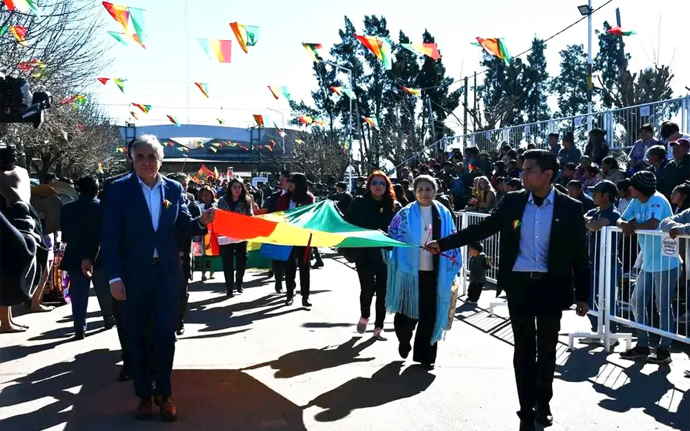 Escobar celebró los 200 años de la Independencia del Estado de Bolivia