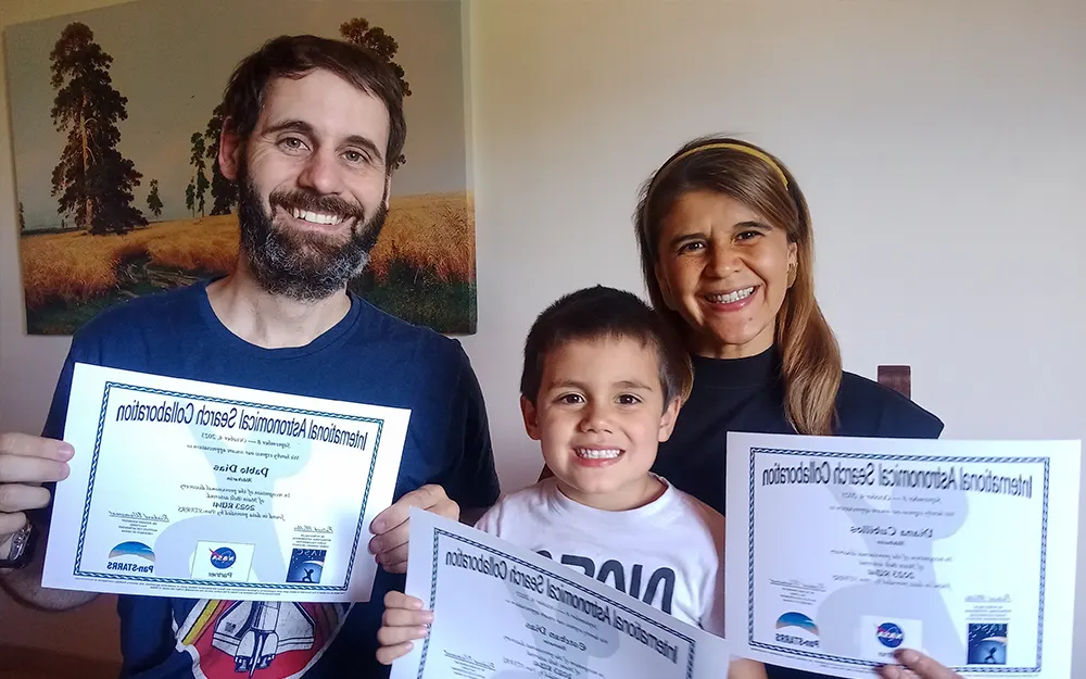 Hallazgo asombroso: una familia escobarense descubrió seis asteroides