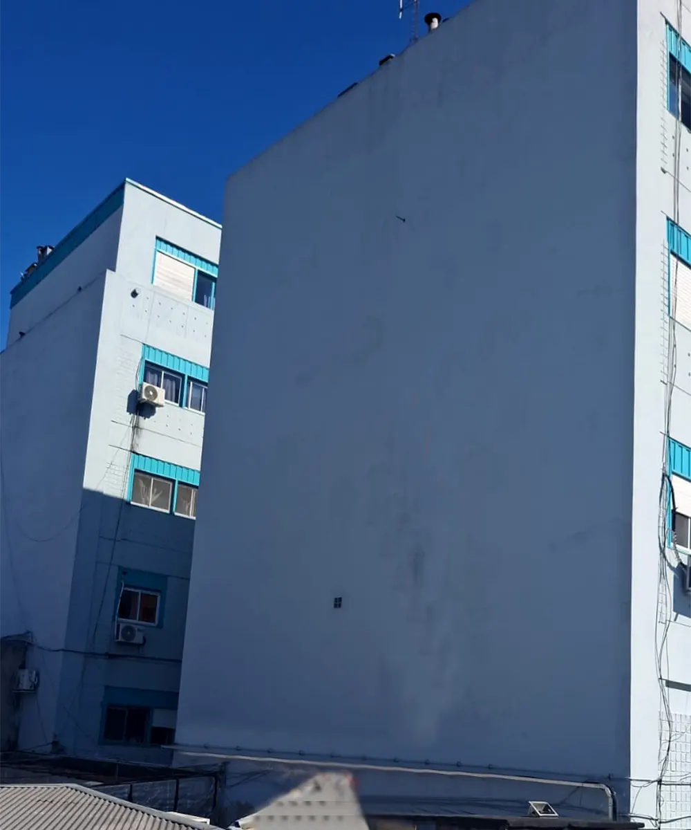 Techo del hospital, donde se arrojó la joven para quitarse la vida