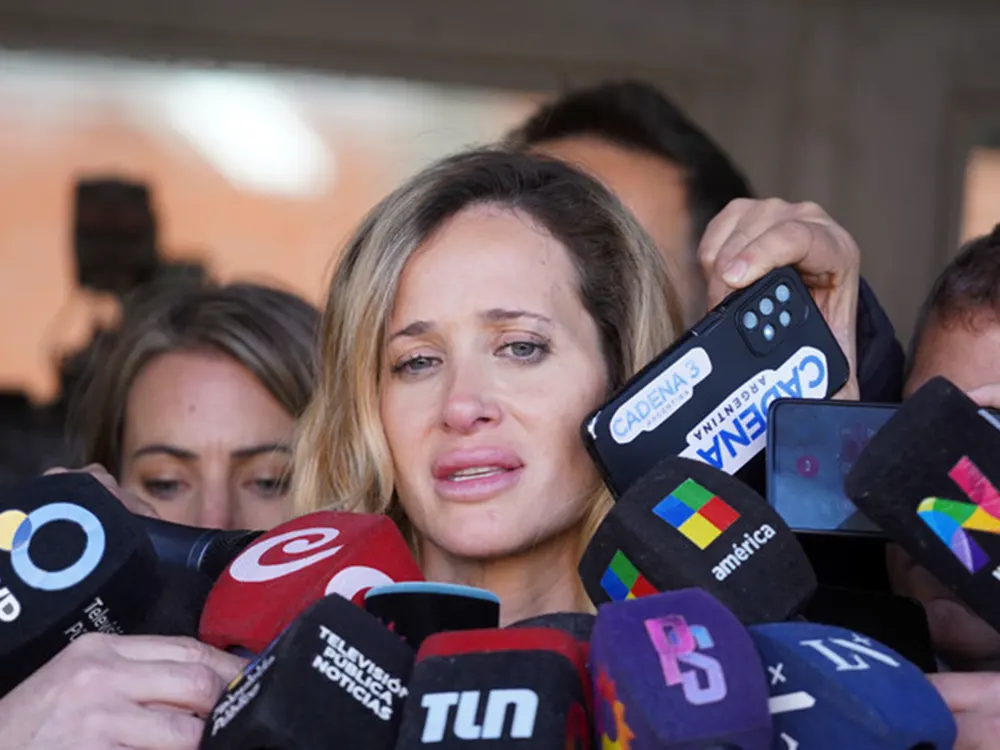 Prandi, dando una declaracion a los medios. tras finalizar la sentencia.