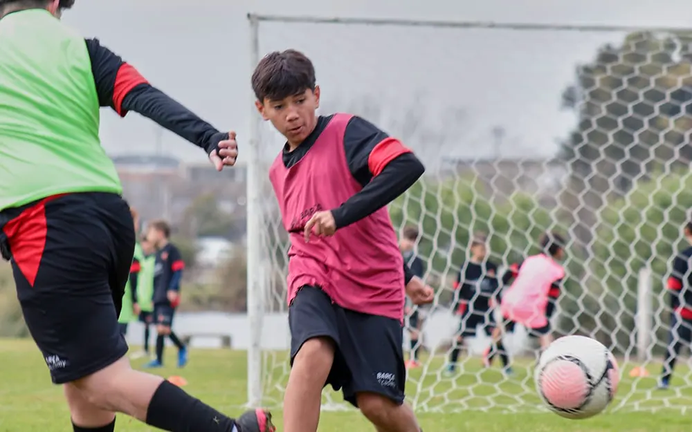 El sueño de Lautaro: el chico de Garín invitado a entrenar en el Barça