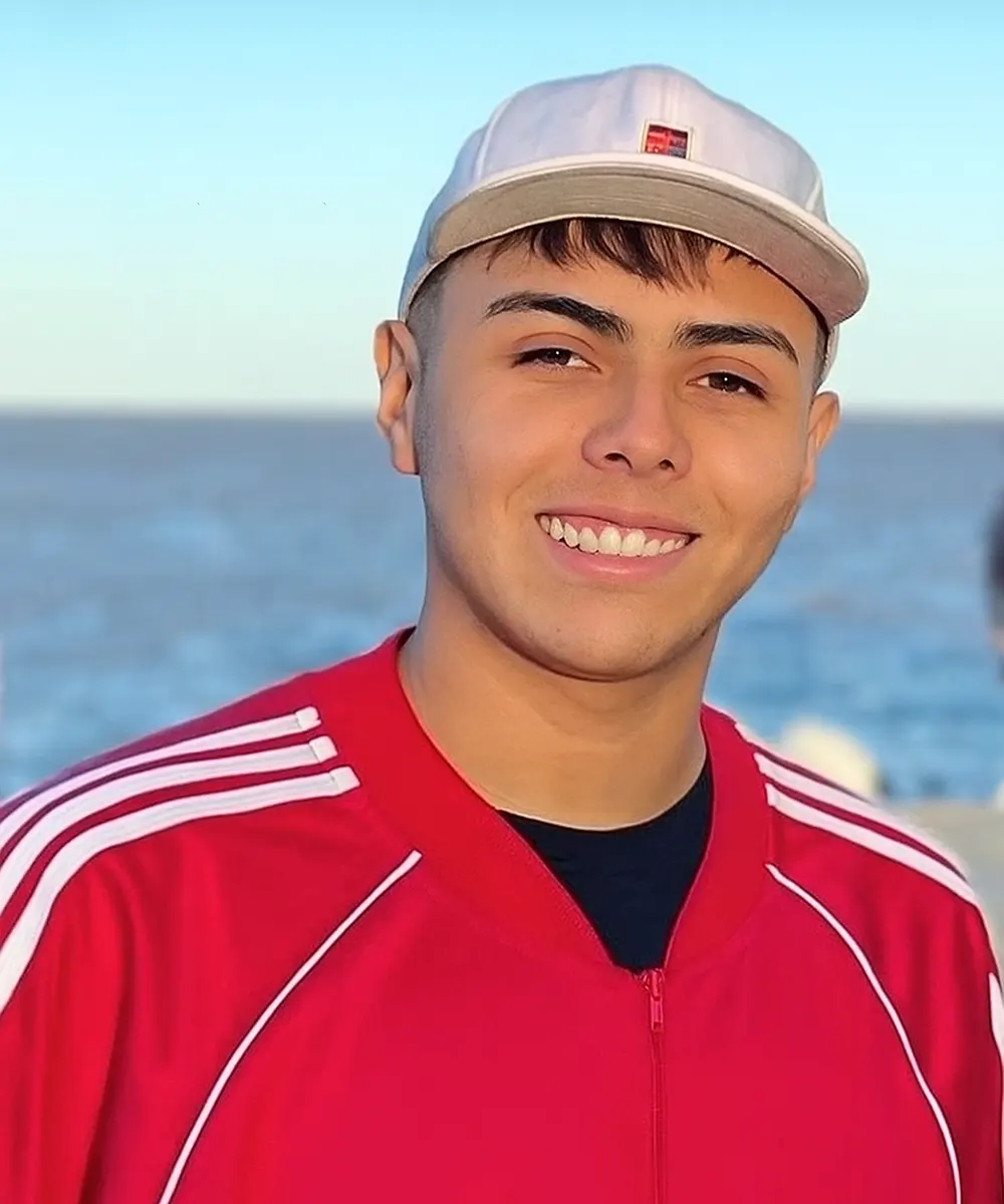 Foto del motociclista, Maximiliano Sosa, que falleció tras chocar contra un poste de luz.