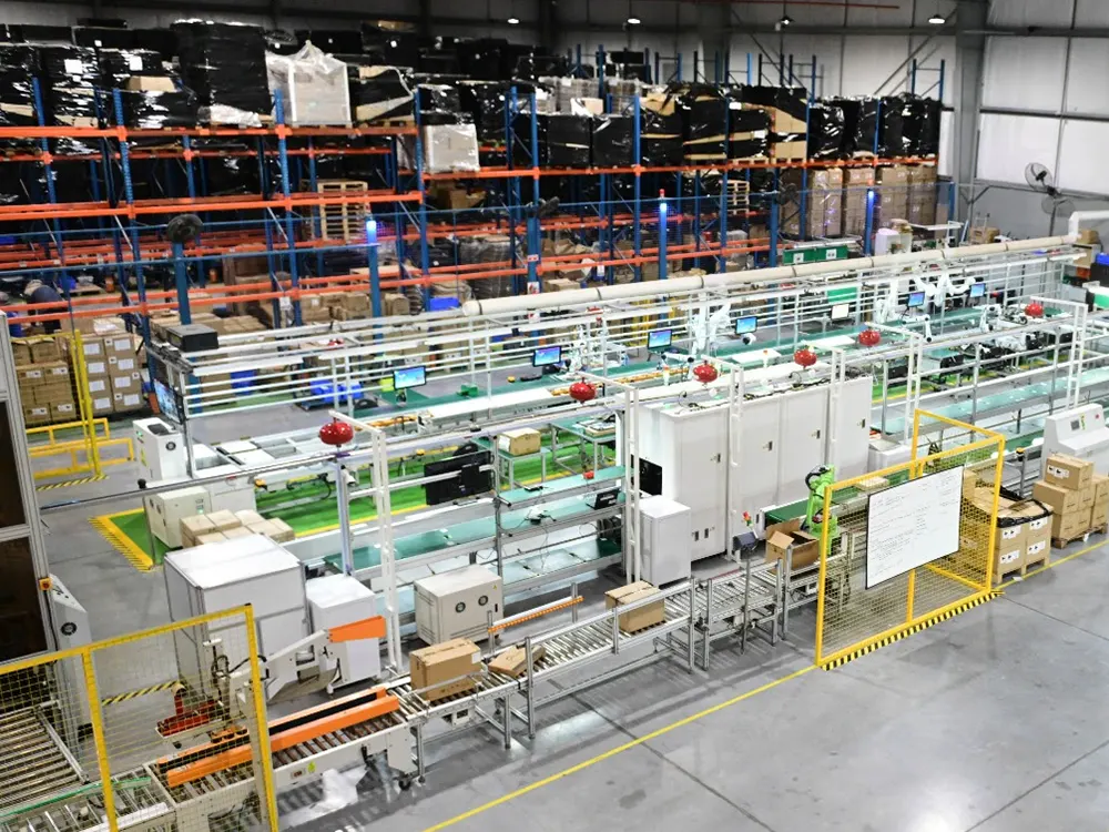 Interior de la planta de Pixart, donde hacen la producción de ensamblaje.