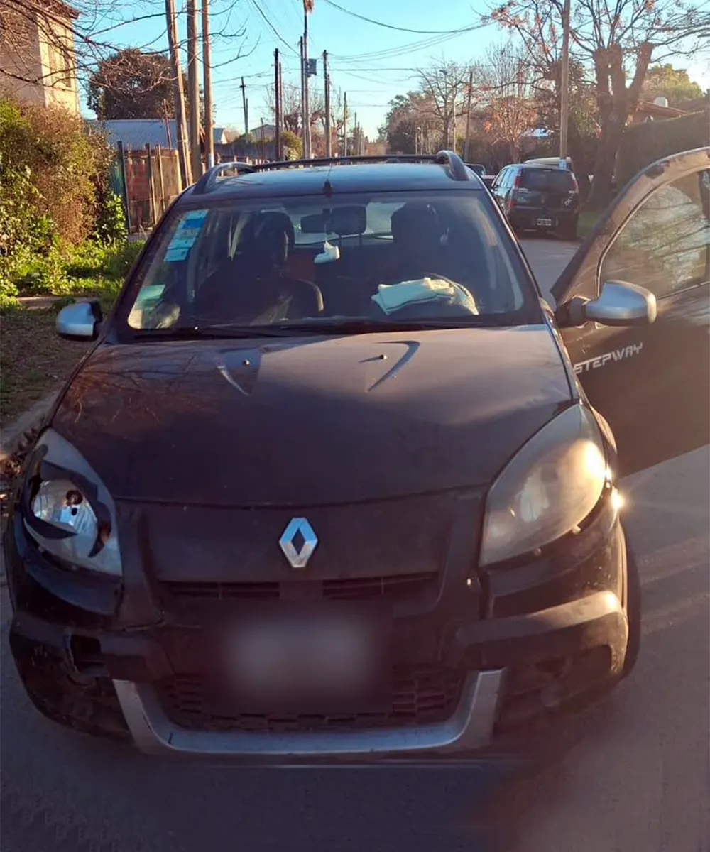 Renault Sandero usado por los ladrones