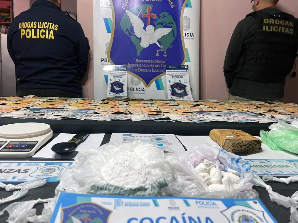 En el barrio Doña Justa se llevo a cabo un operativo contra la venta de drogas denunciado por un vecino