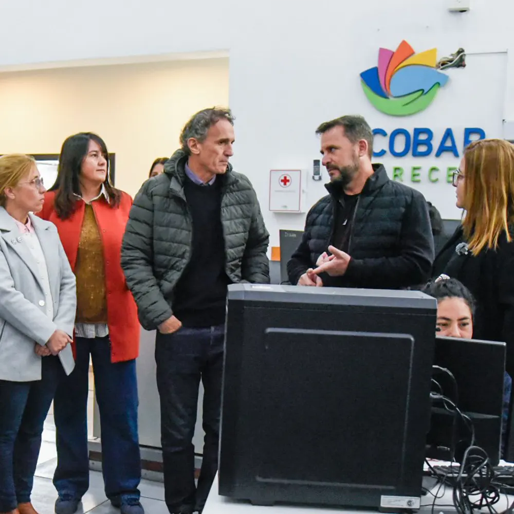 Katopodis y Sujarchuk en el Centro de Monitoreo