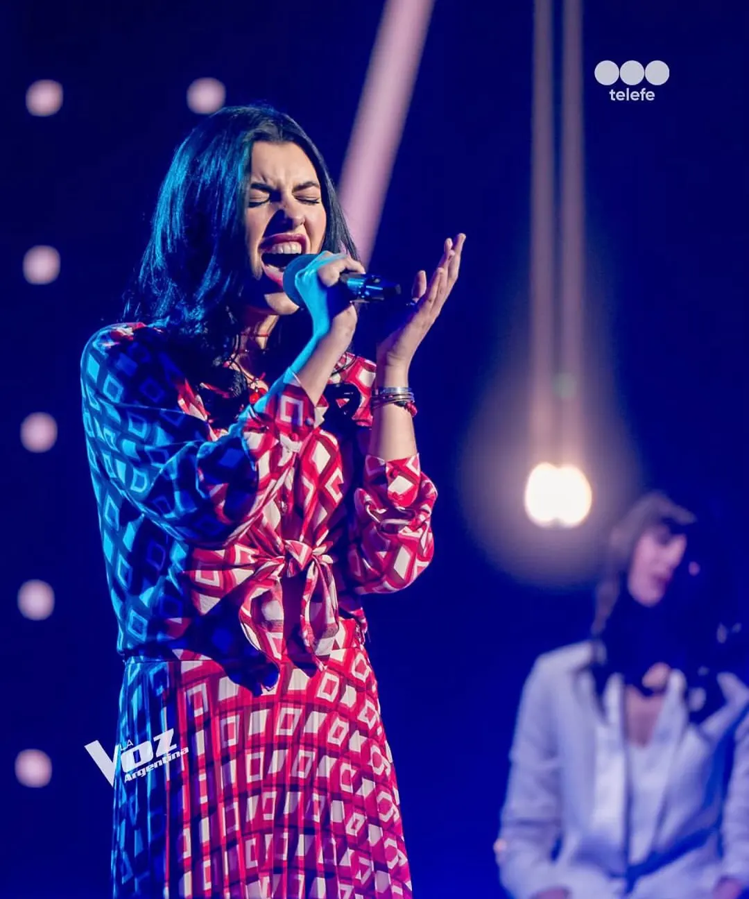 Tiziana interpretando Para amarte una vez más de Patricia Sosa en La Voz Argentina.