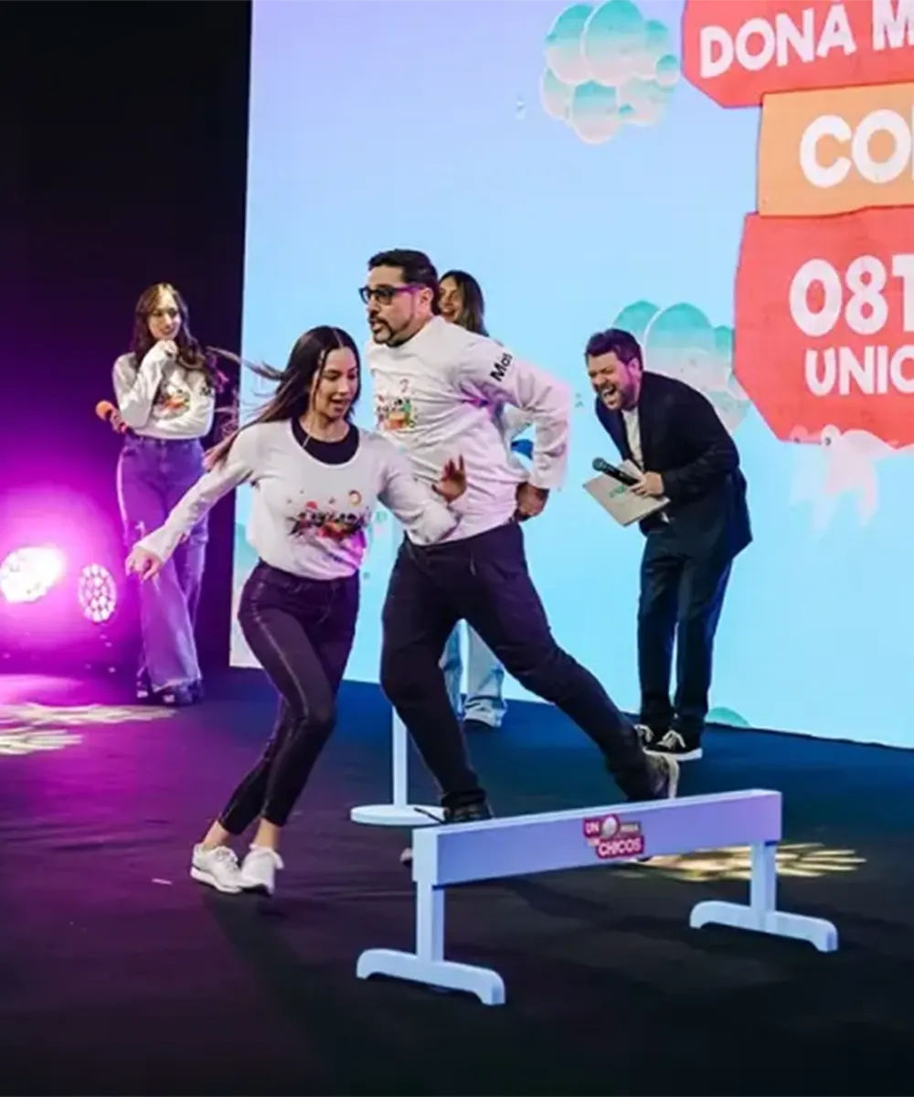 Famosos participan de un juego en la última edición de Un Sol para los Chicos