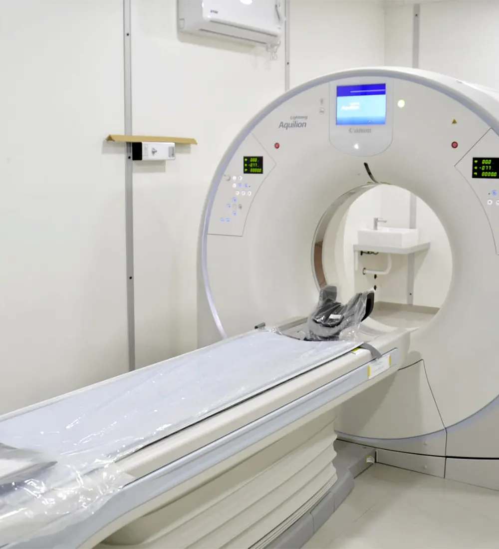 Resonador magnético, instrumental de la clínica de IOMA