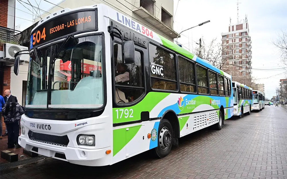 Metropol incorporó siete colectivos a GNC en las líneas 504 y 507