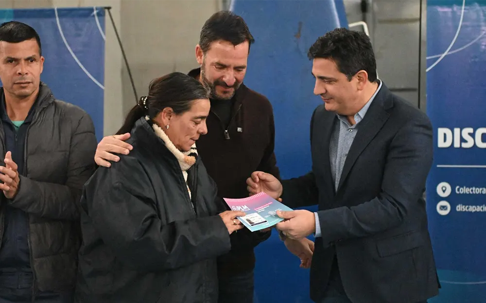 Transporte público: mil escobarenses recibieron pases libres multimodales