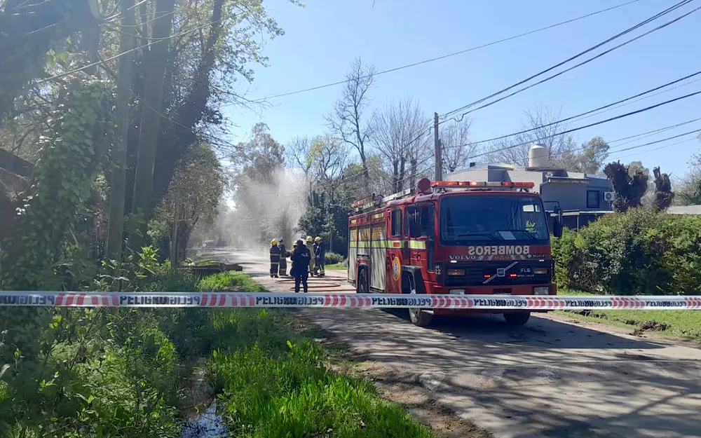 Retroexcavadora rompió una cañería de gas en Ingeniero Maschwitz