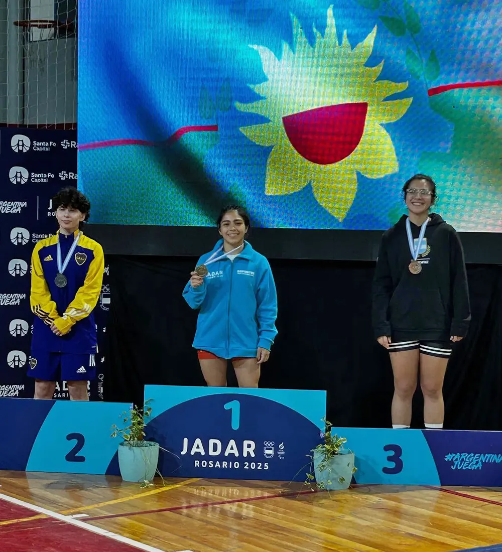 Maia Cabrera en el primer puesto del podio de los Juegos Argentinos de Alto Rendimiento