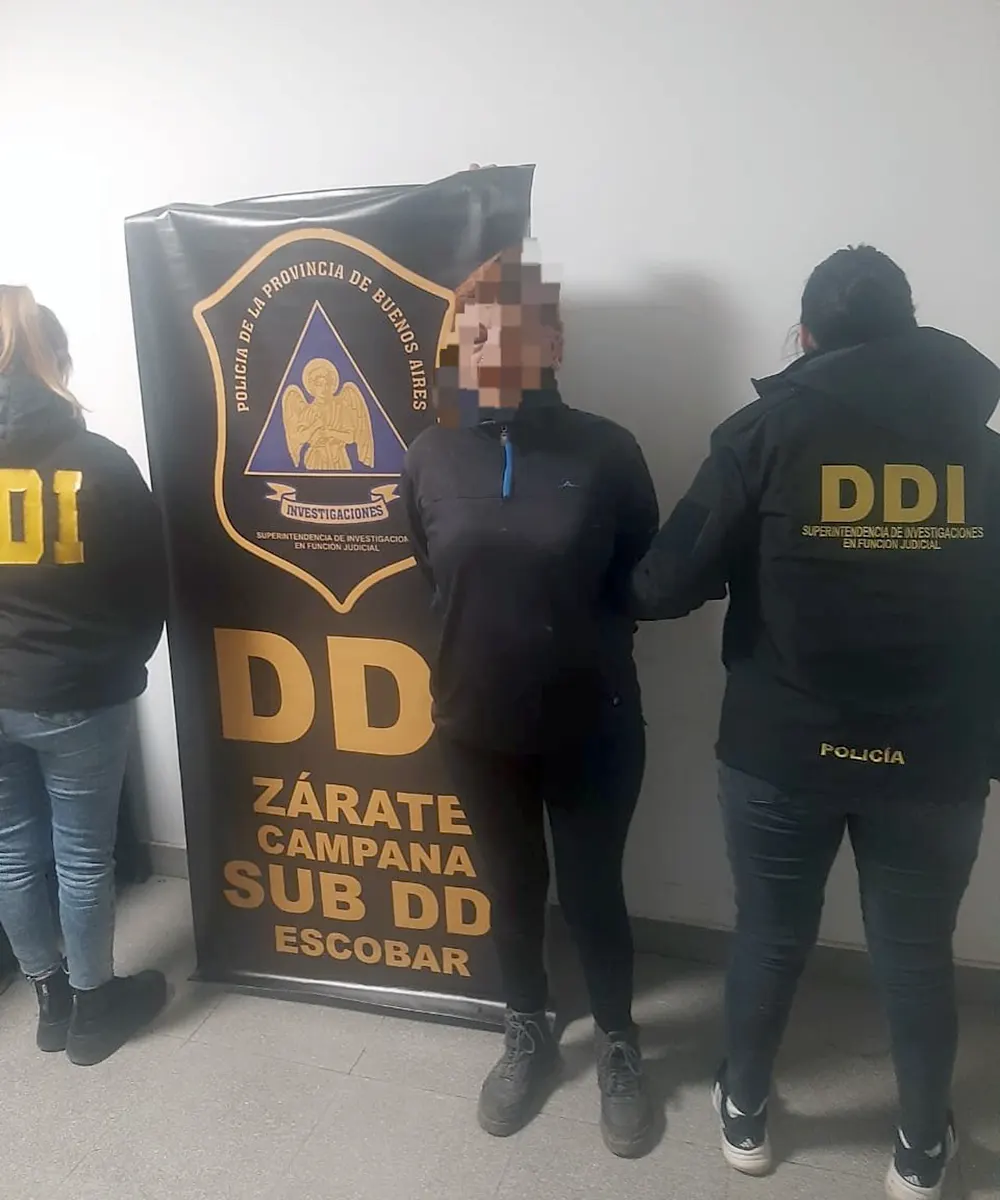 La mujer detenida de 40 años en Maquinista Savio.