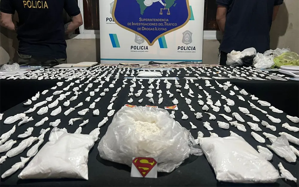 Incautan más de un kilo de cocaína “Superman” en Garín: hay dos detenidos