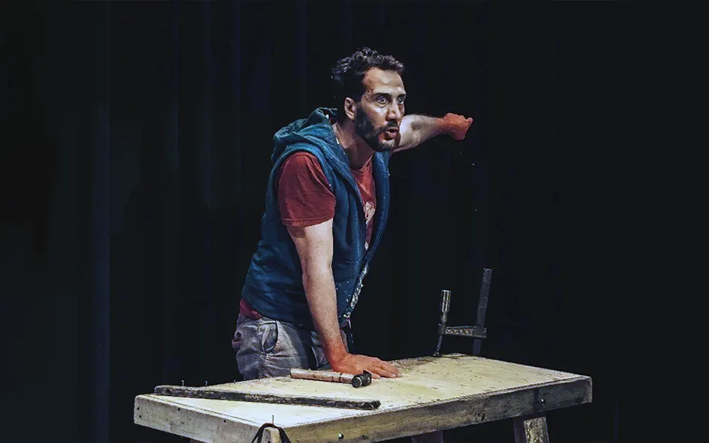 Luciano Cáceres llega al teatro Seminari con el unipersonal “Muerde”