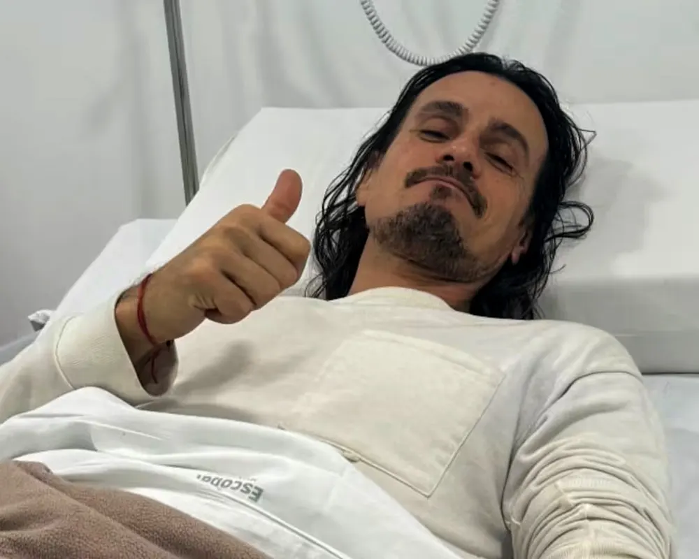 Sancho en una camilla de la UDP esperado los resultados de los analisis.