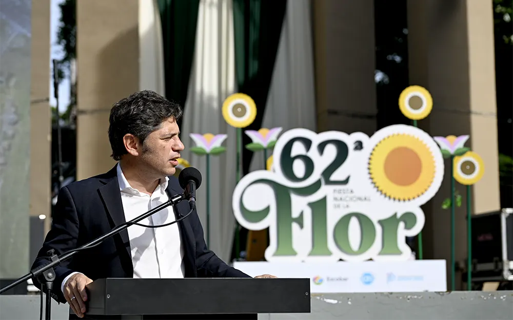 Axel Kicillof visitó la Fiesta de la Flor y celebró el 66º aniversario de Escobar
