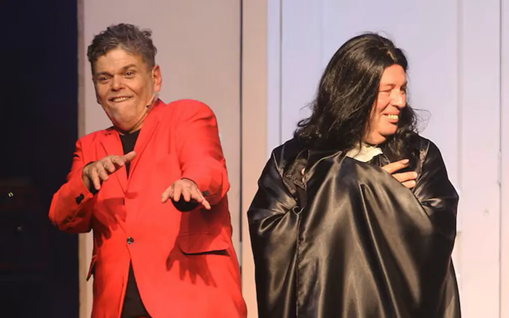 Alfredo Casero y Fabio Alberti traen a Escobar la versión teatral de Cha Cha Cha