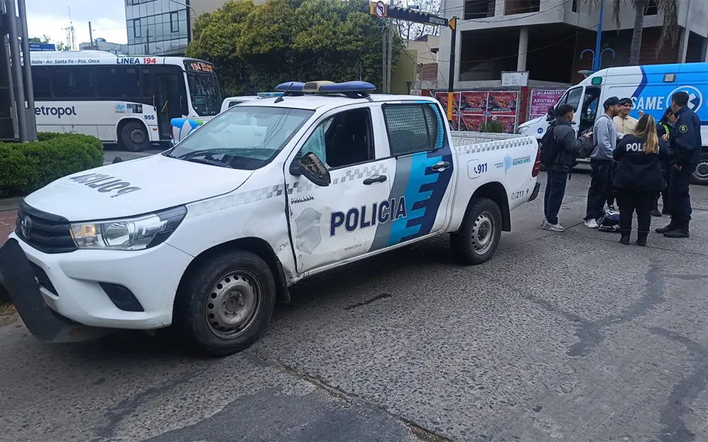 Accidente en la entrada de Escobar: chocaron un patrullero y una moto