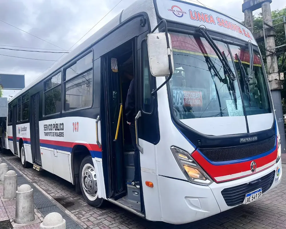 Las nuevas unidades de la Línea Sesenta S.A. y MOTSA reforzarán el servicio de transporte público de Escobar.