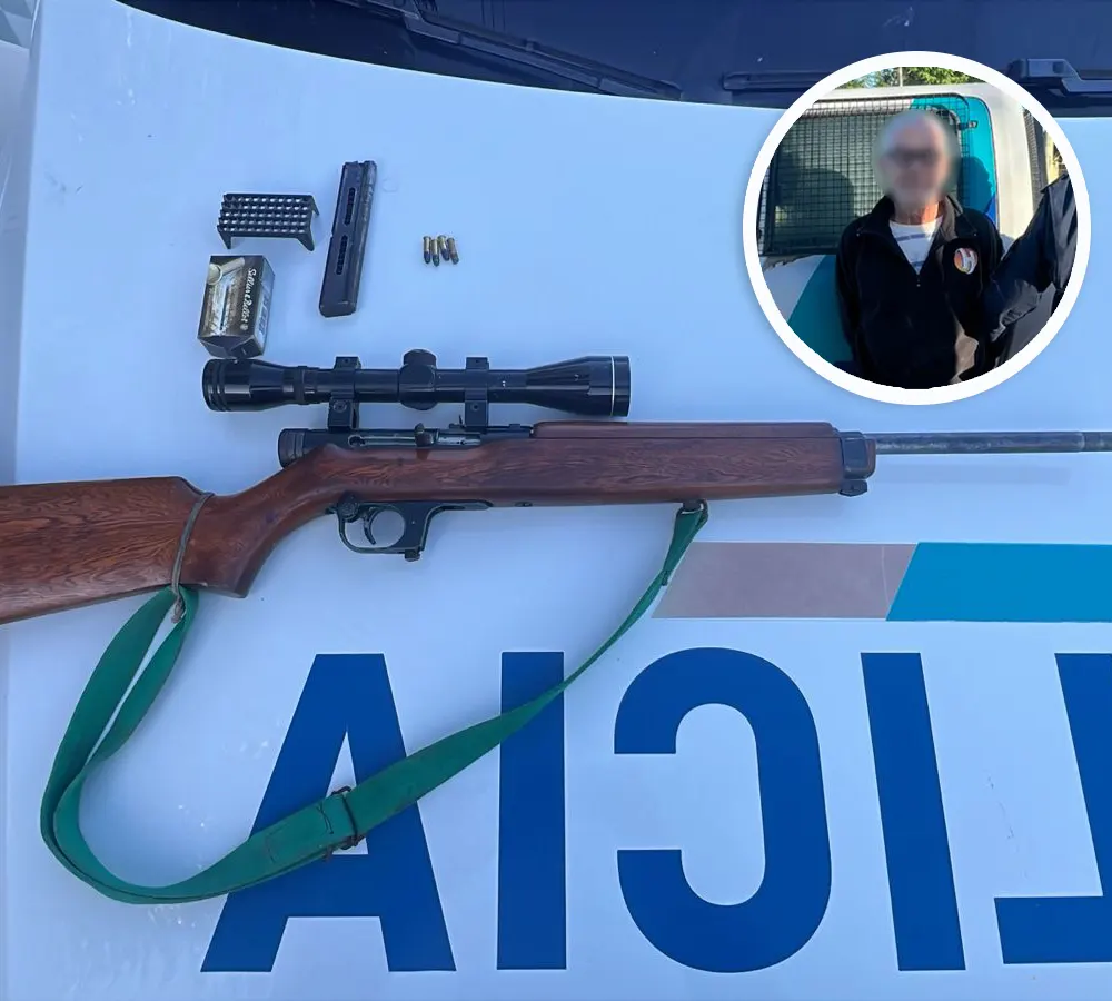 El detenido por violencia de género y la carabina que tenía en su poder