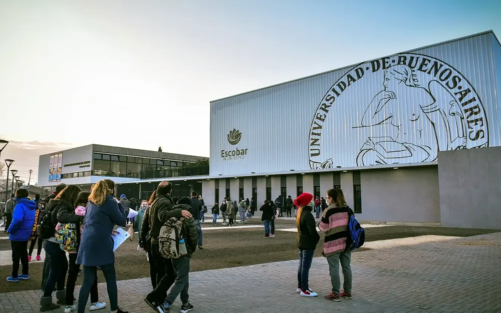 Conmoción en el colegio preuniversitario por el suicidio de una alumna