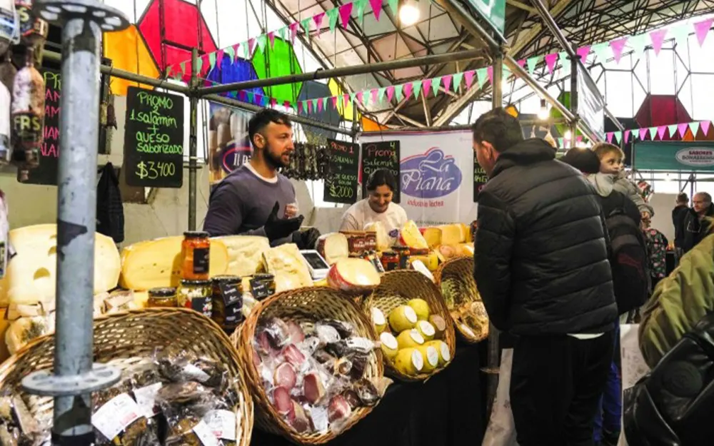 Mercado de Oportunidades: el “hot sale” de Escobar se suma a la Fiesta de la Flor