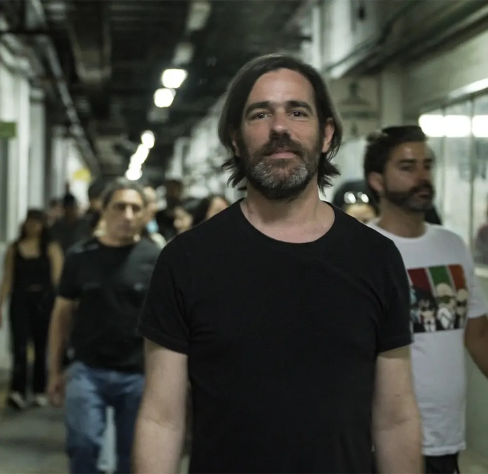 Del Caño recorre la fábrica de  Madygraf junto a sus trabajadores