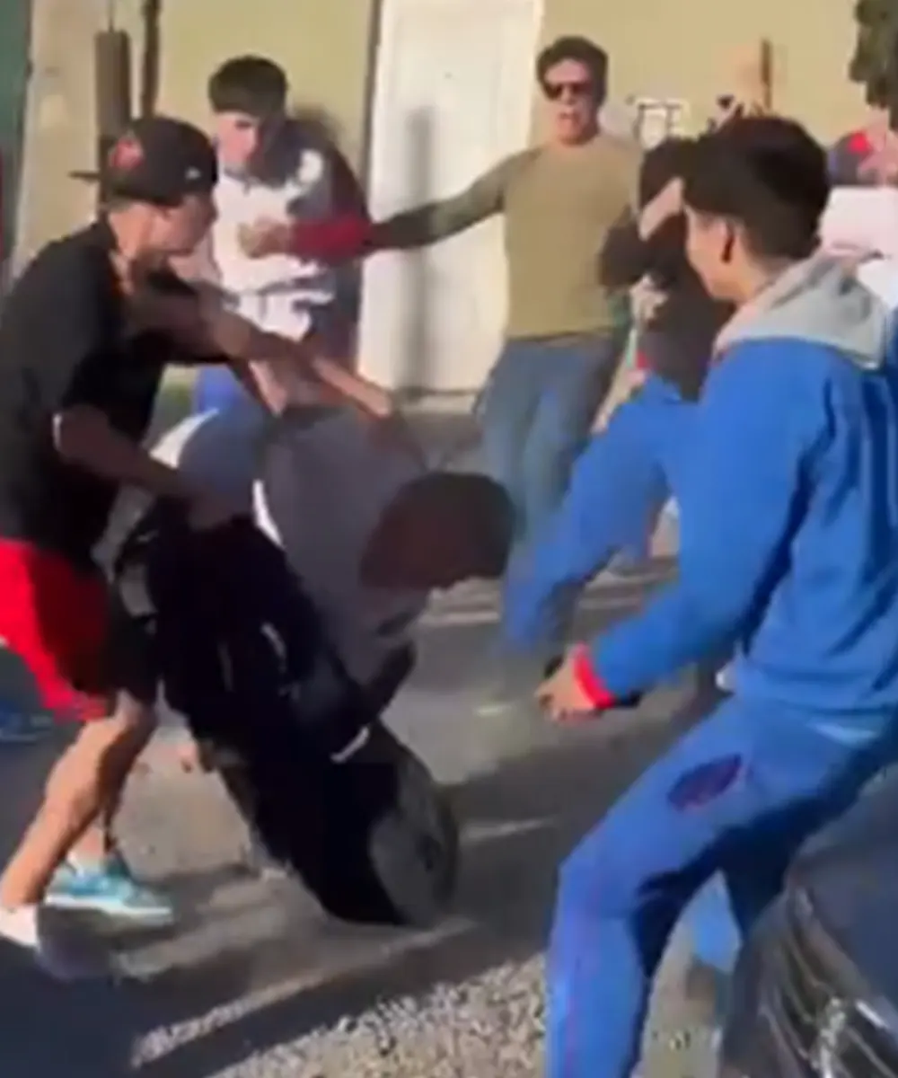 Pelea callejera entre estudiantes del colegio Nicolás Avellaneda