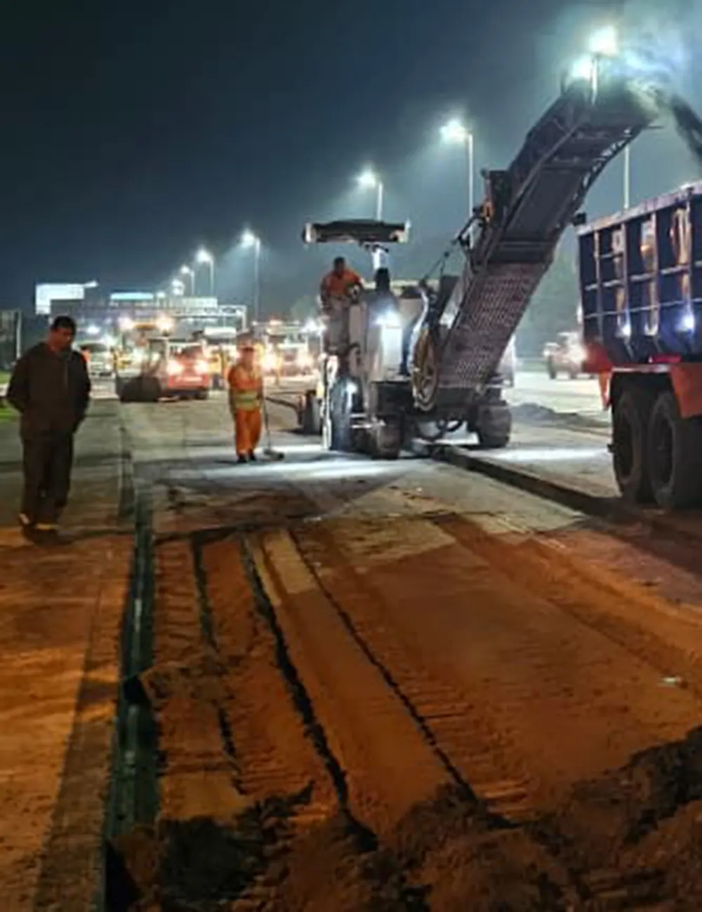 El personal de Autopista del Sol realizando mejoras en el acceso norte de Panamericana.