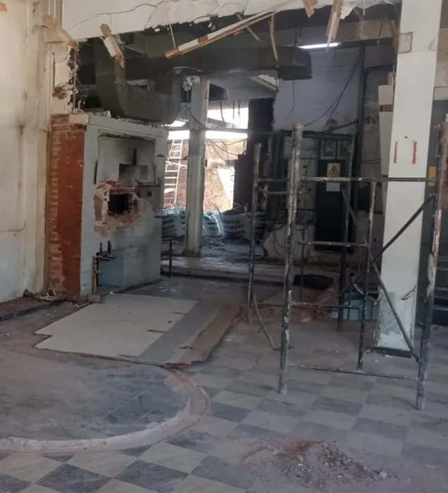 Reformas en el interior del local donde funcionará Mostaza