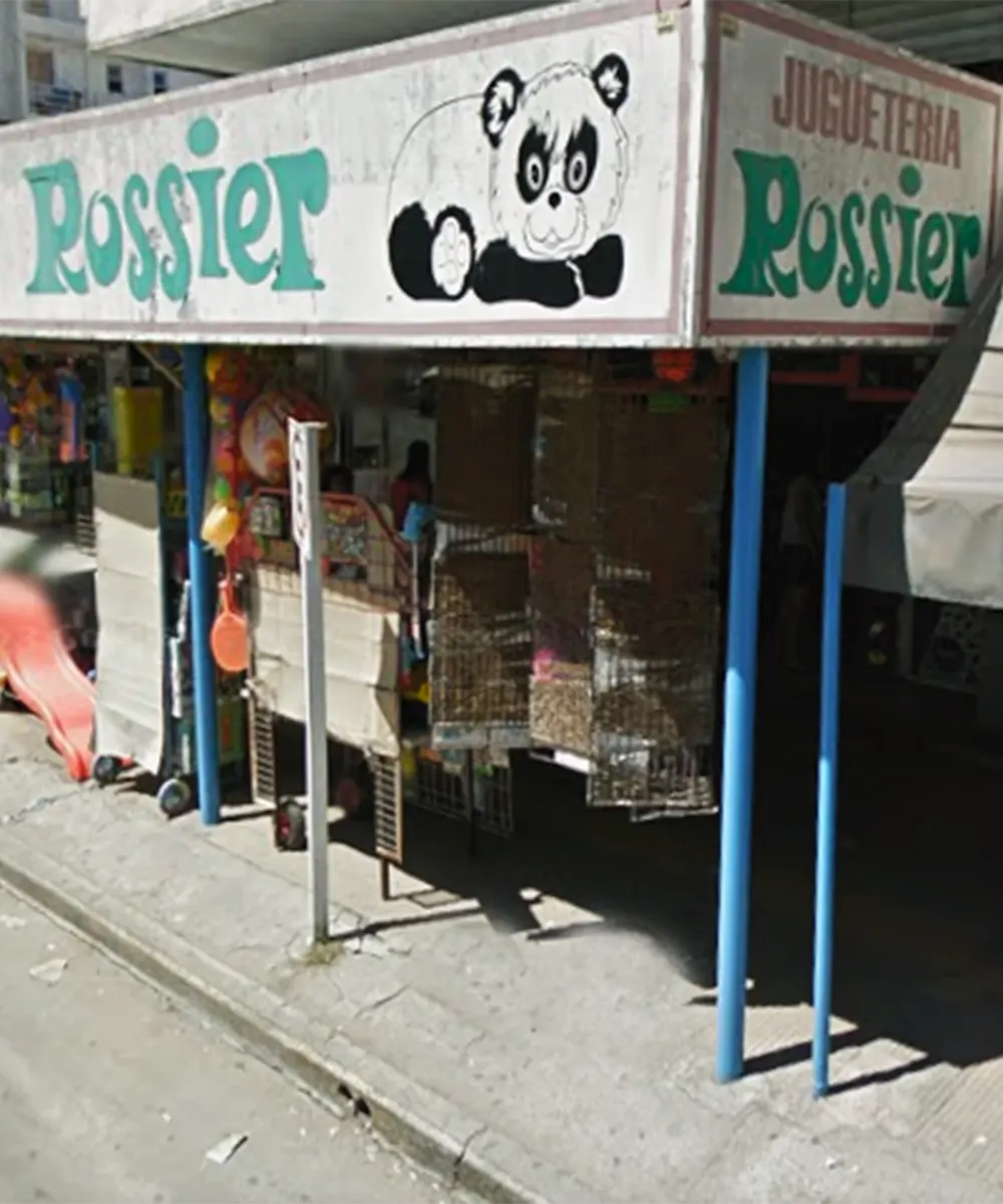 Una foto del frontis de la juguetería en el 2014.