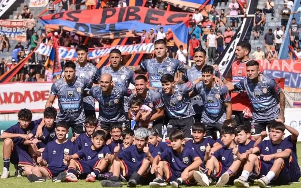 Armenio cayó ante Real Pilar y perdió la punta a falta de dos fechas