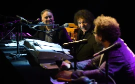 Dolina estará acompañado por Patricio Barton, Gillespi y El Trío Sin Nombre,