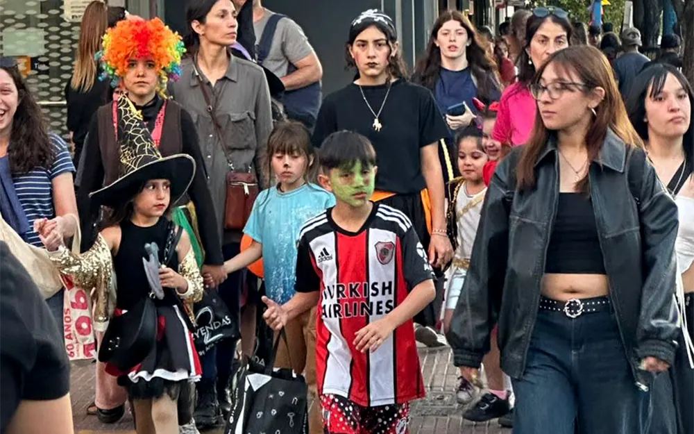 La fiebre de Halloween copó las calles y plazas del partido de Escobar