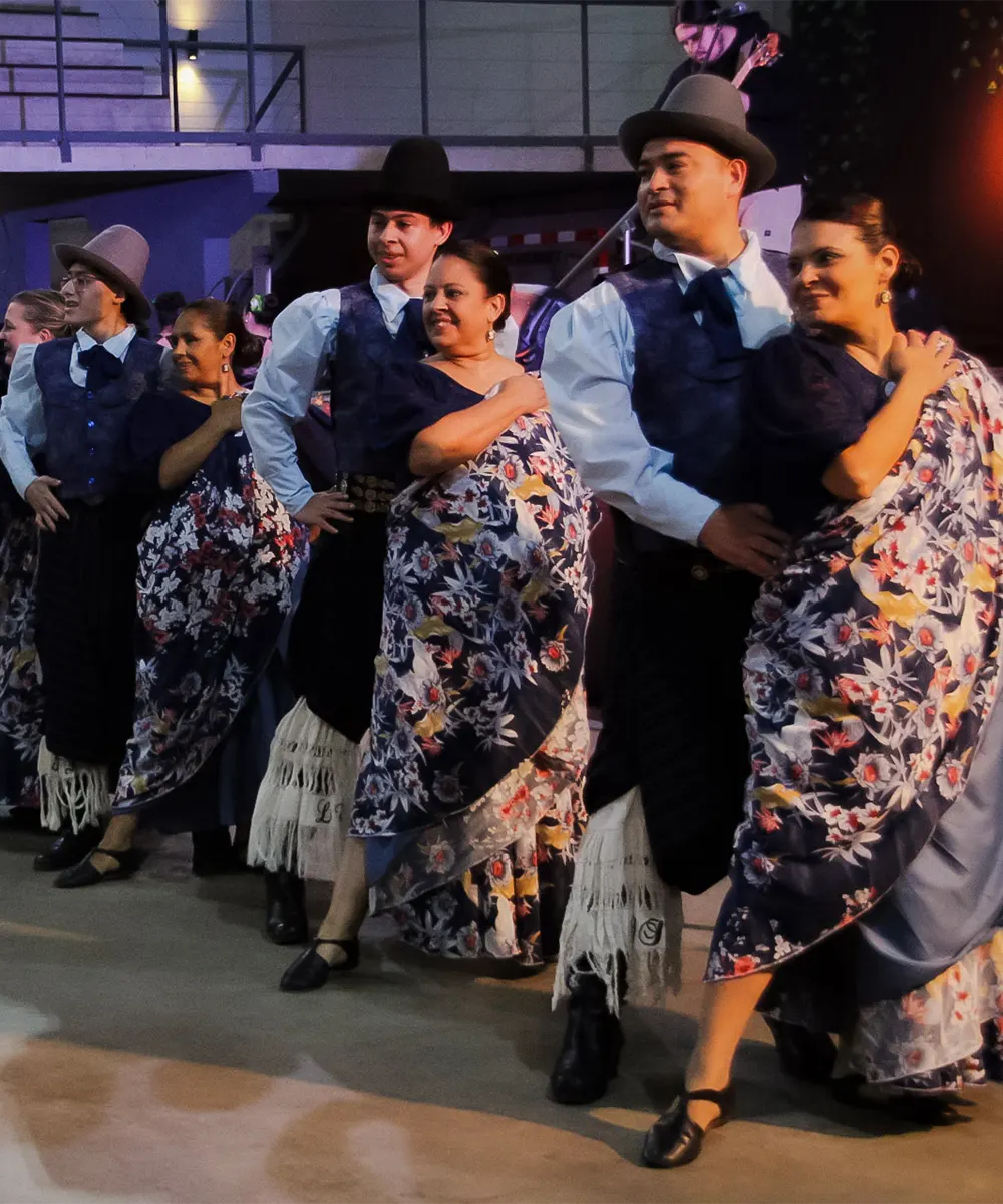 Un ballet hace su presentación en la primera edición de la peña La Mores
