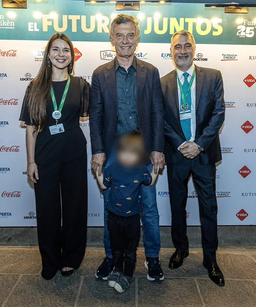 Mauricio Macri junto a directivos de la Fundación Temaikèn.