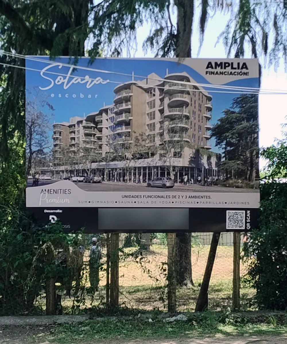 El cartel comercial sobre la calle Cesar Díaz.