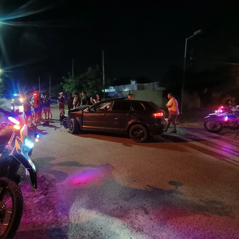 Vecinos del barrio en el lugar del accidente