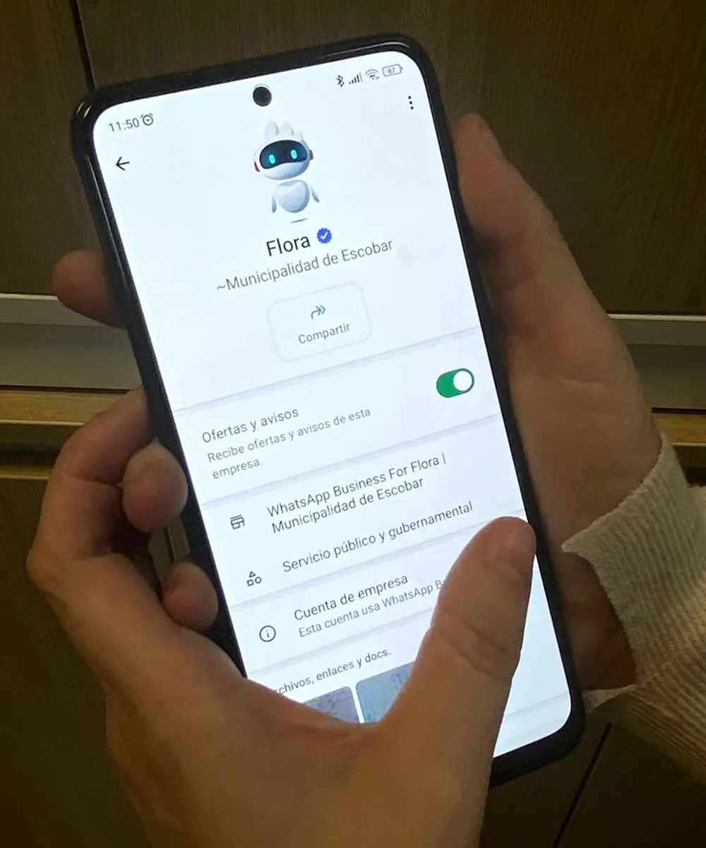 El chatbot derivará a la persona con un agente municipal del área correspondiente en caso requerir asistencia de especialista.