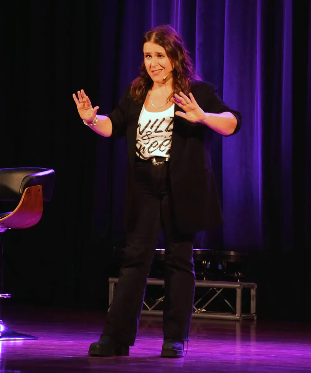 Malena Guinzburg en escena con "Querido diario"