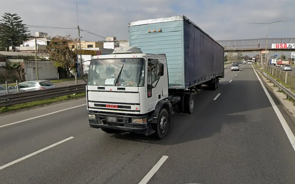 Intentó quitarse la vida en la autopista frente de un camión