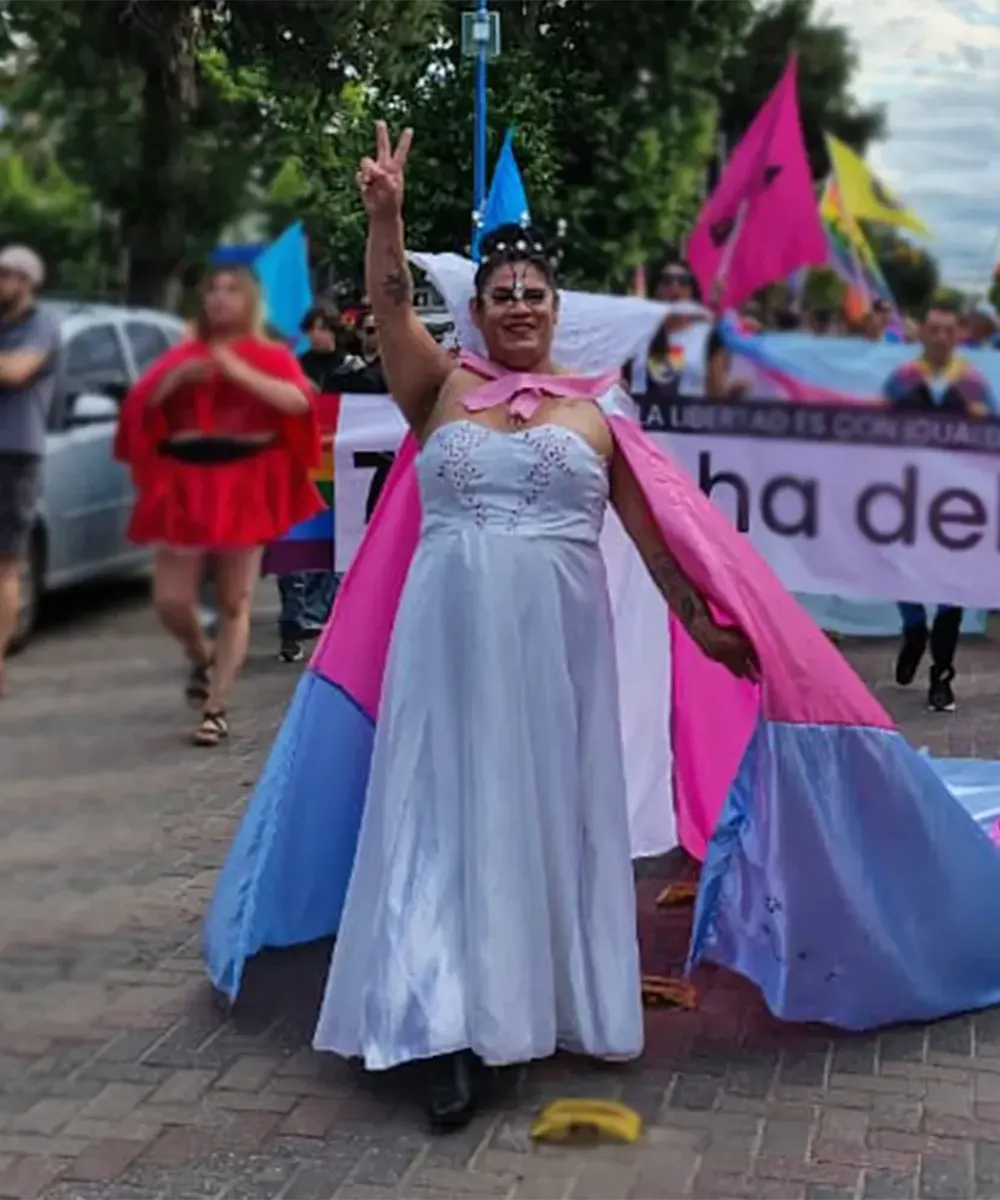 Drag queen en la Marcha del Orgullo LGBTIQ+ en Escobar