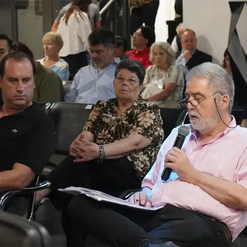 El ex concejal Miguel Jobe hace uso de la palabra